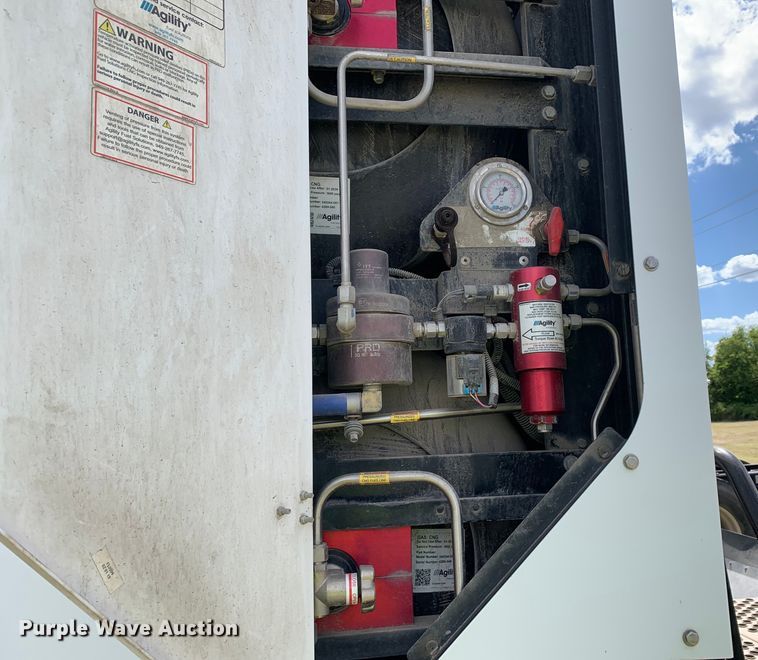 image for item EJ2882 2020 Kenworth  T880 semi truck