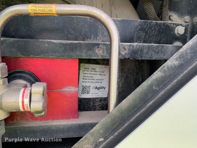 image for item EJ2882 2020 Kenworth  T880 semi truck