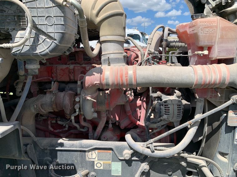 image for item EJ2882 2020 Kenworth  T880 semi truck