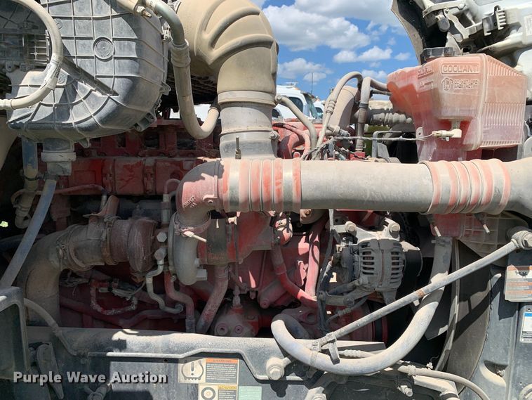 image for item EJ2882 2020 Kenworth  T880 semi truck