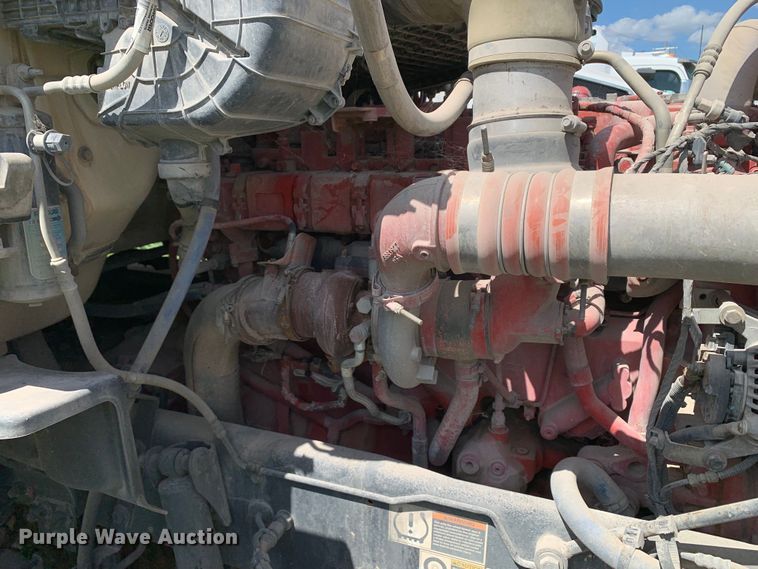 image for item EJ2882 2020 Kenworth  T880 semi truck