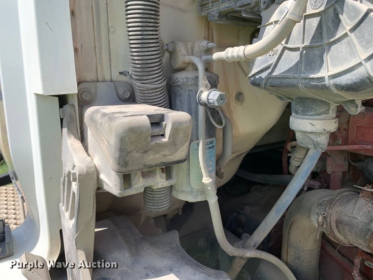 image for item EJ2882 2020 Kenworth  T880 semi truck