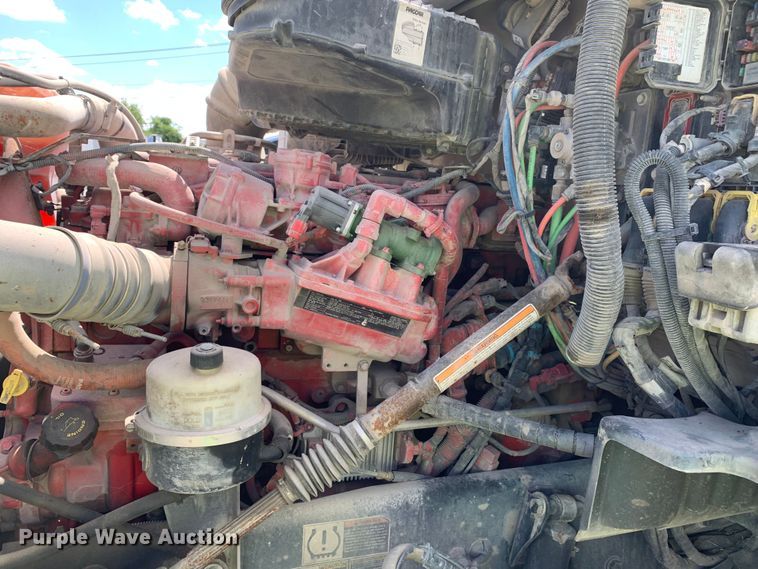 image for item EJ2882 2020 Kenworth  T880 semi truck