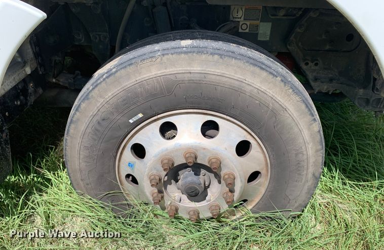 image for item EJ2882 2020 Kenworth  T880 semi truck