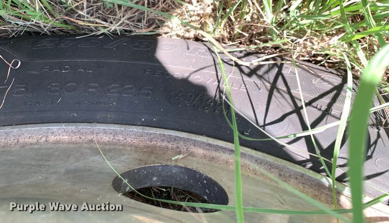 image for item EJ2882 2020 Kenworth  T880 semi truck