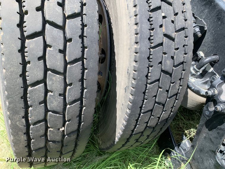 image for item EJ2882 2020 Kenworth  T880 semi truck