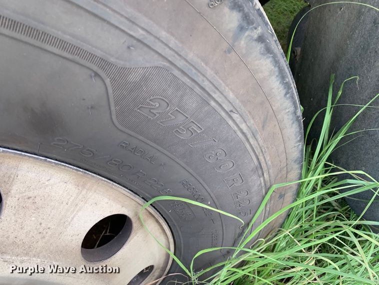 image for item EJ2882 2020 Kenworth  T880 semi truck