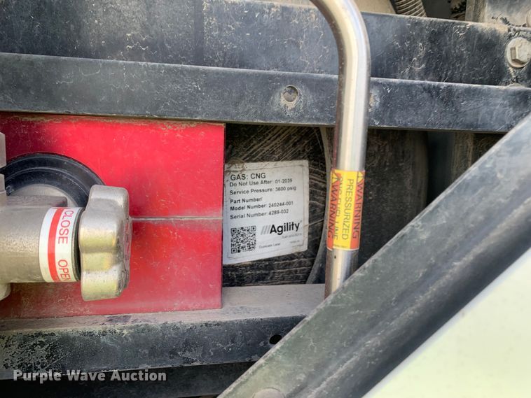 image for item EJ2883 2020 Kenworth  T880 semi truck