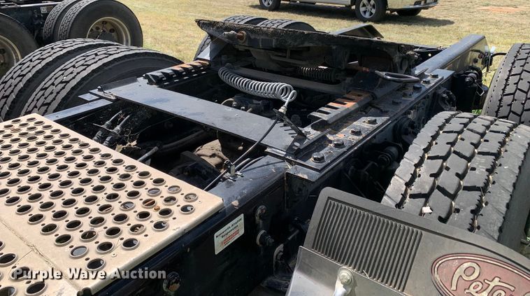 image for item EJ2883 2020 Kenworth  T880 semi truck