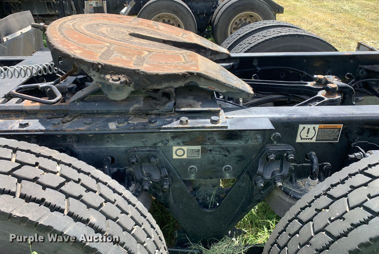 image for item EJ2883 2020 Kenworth  T880 semi truck