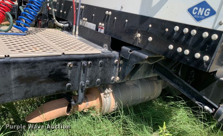 image for item EJ2883 2020 Kenworth  T880 semi truck