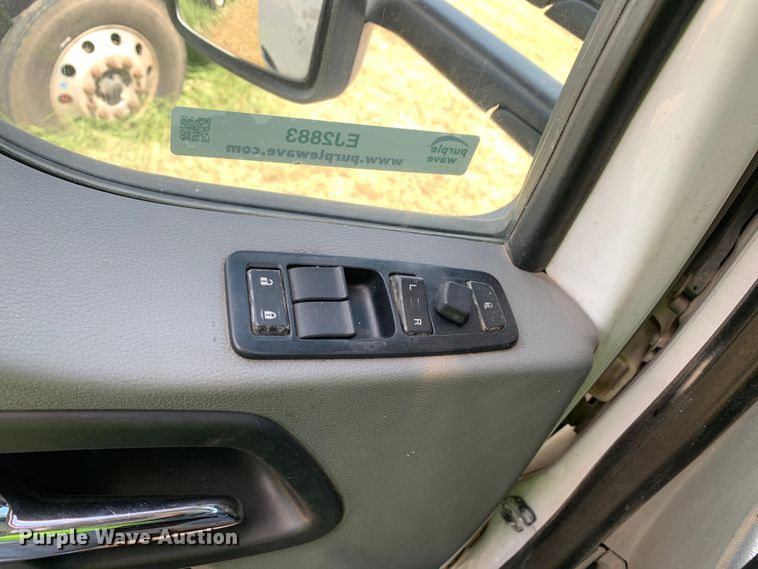 image for item EJ2883 2020 Kenworth  T880 semi truck