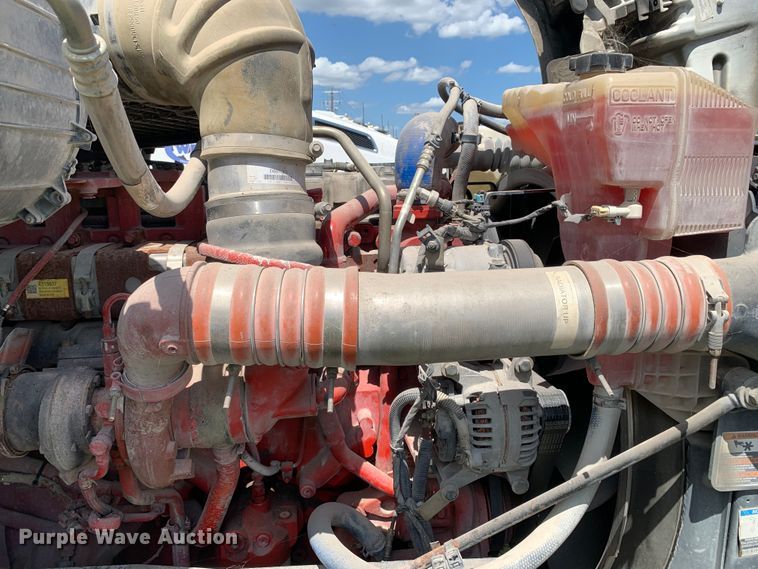 image for item EJ2883 2020 Kenworth  T880 semi truck