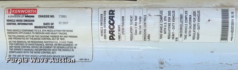 image for item EJ2883 2020 Kenworth  T880 semi truck