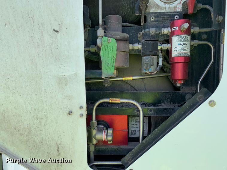 image for item EJ2884 2020 Kenworth  T880 semi truck