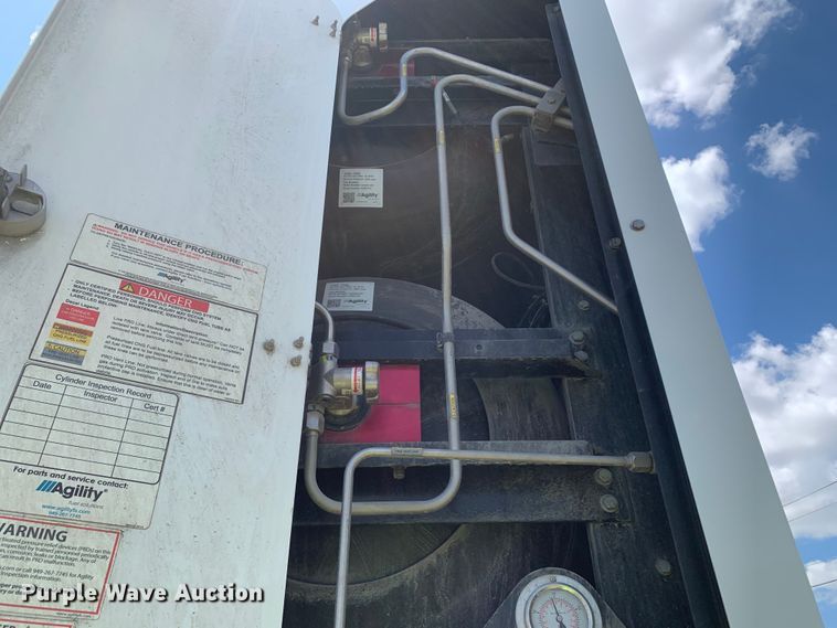 image for item EJ2884 2020 Kenworth  T880 semi truck