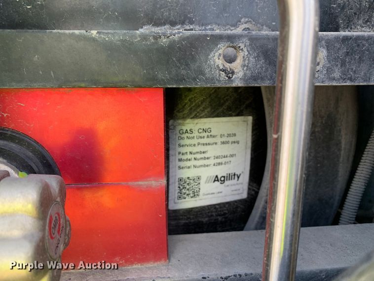 image for item EJ2884 2020 Kenworth  T880 semi truck