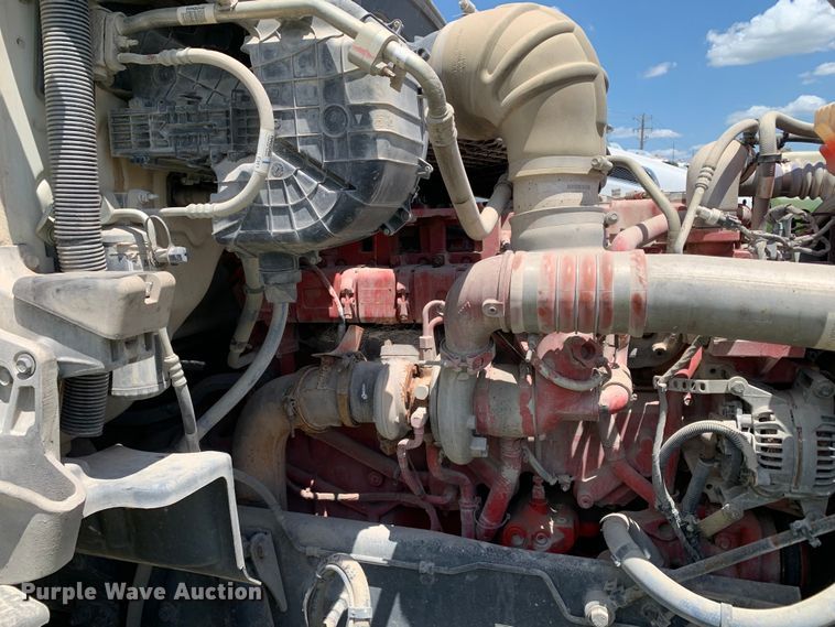 image for item EJ2884 2020 Kenworth  T880 semi truck