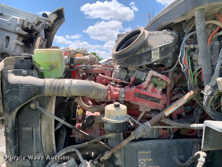 image for item EJ2884 2020 Kenworth  T880 semi truck