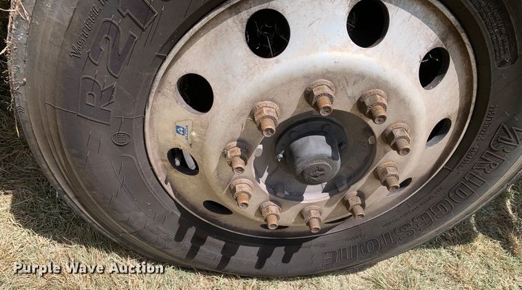 image for item EJ2884 2020 Kenworth  T880 semi truck