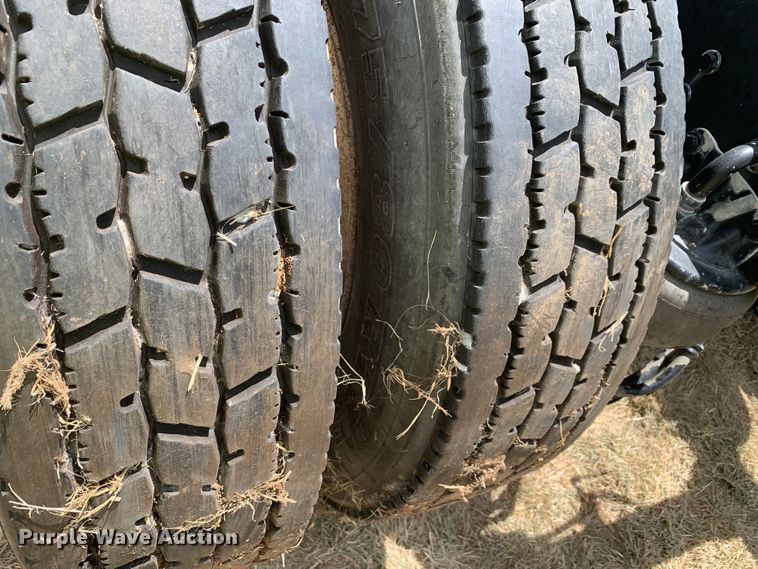 image for item EJ2884 2020 Kenworth  T880 semi truck