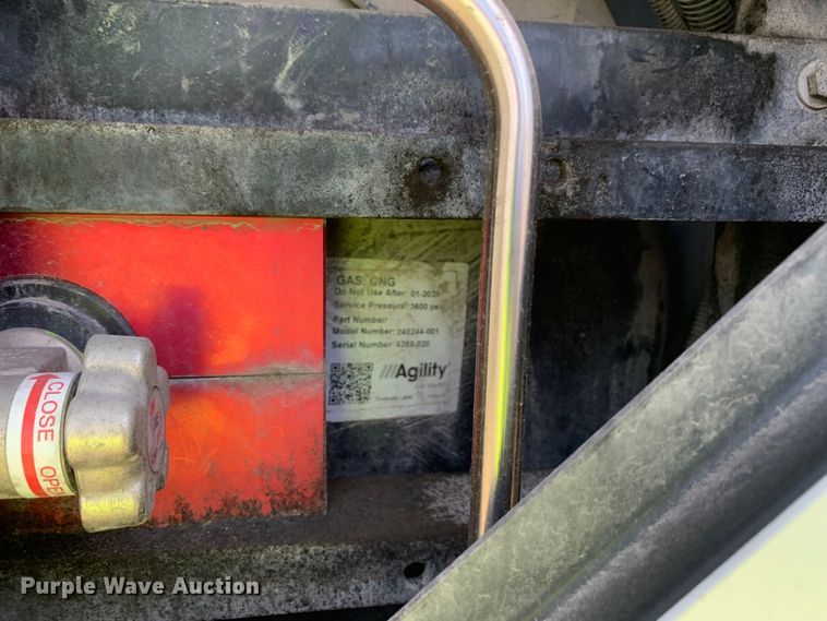 image for item EJ2885 2020 Kenworth  T880 semi truck