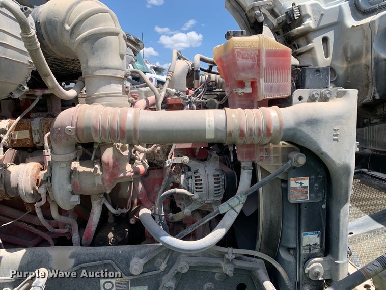 image for item EJ2885 2020 Kenworth  T880 semi truck