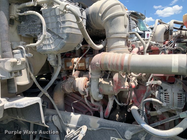 image for item EJ2885 2020 Kenworth  T880 semi truck