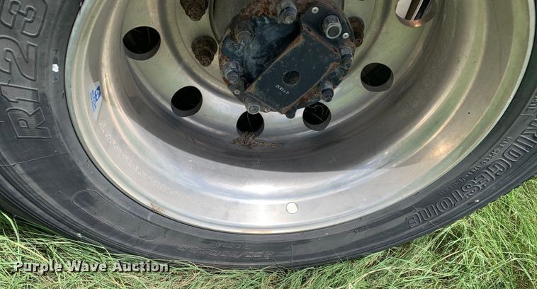 image for item EJ2885 2020 Kenworth  T880 semi truck