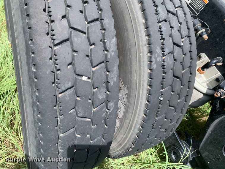 image for item EJ2885 2020 Kenworth  T880 semi truck