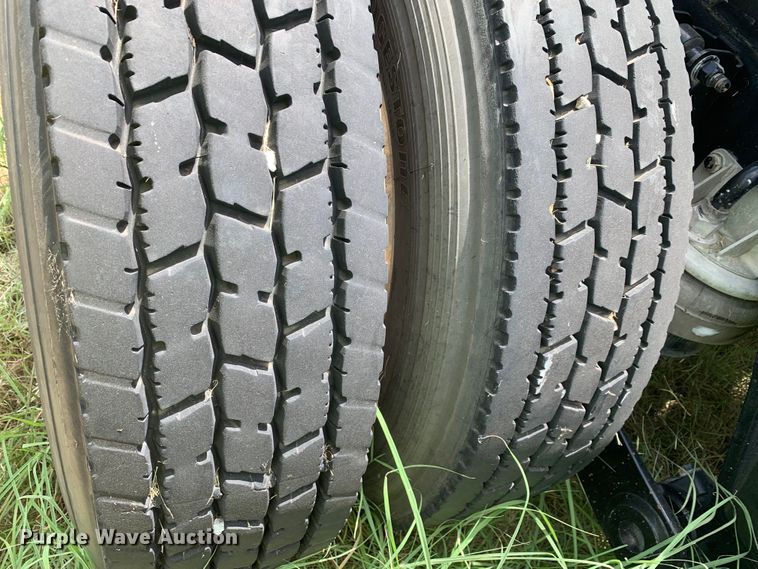 image for item EJ2885 2020 Kenworth  T880 semi truck