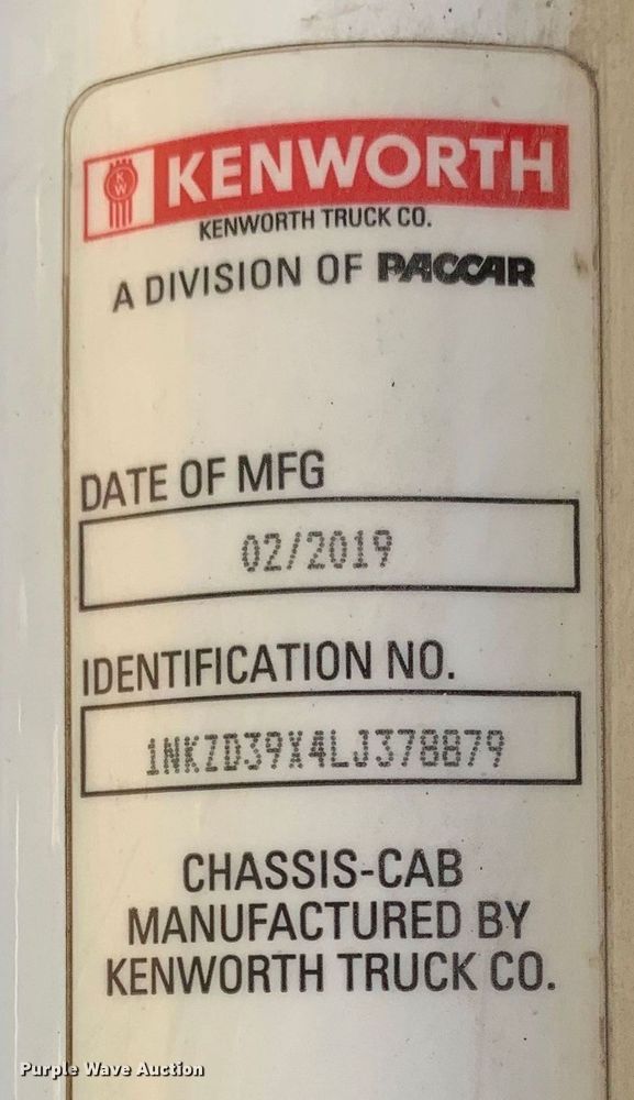 image for item EJ2885 2020 Kenworth  T880 semi truck