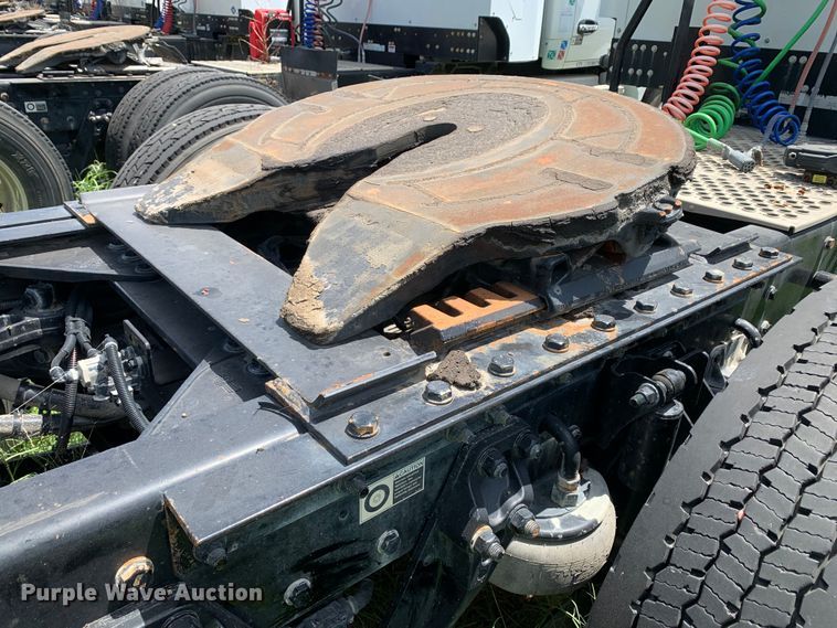 image for item EJ2886 2020 Kenworth  T880 semi truck