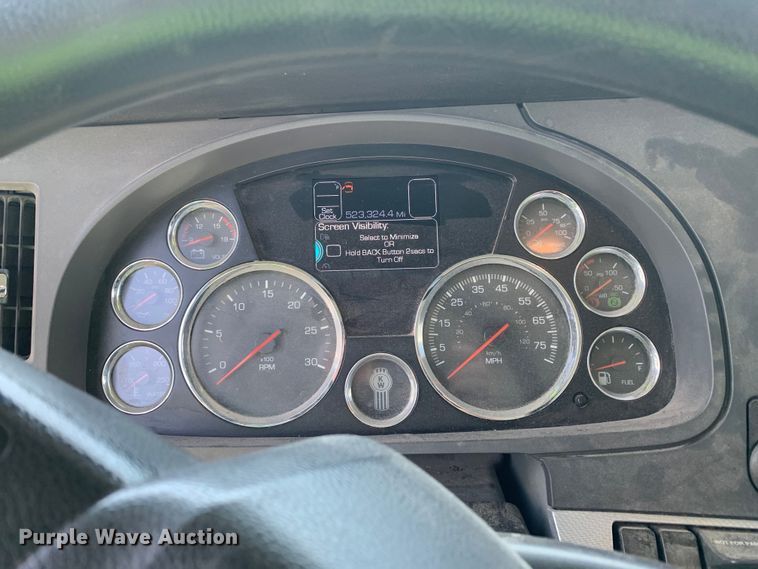 image for item EJ2886 2020 Kenworth  T880 semi truck