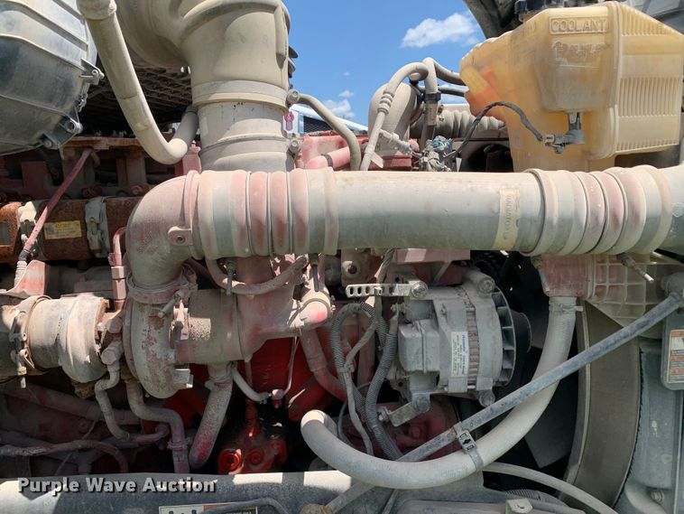 image for item EJ2886 2020 Kenworth  T880 semi truck