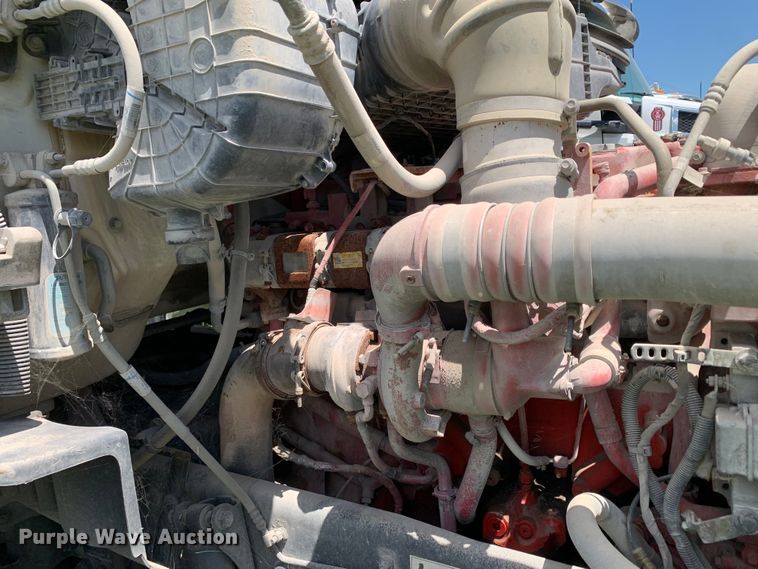 image for item EJ2886 2020 Kenworth  T880 semi truck