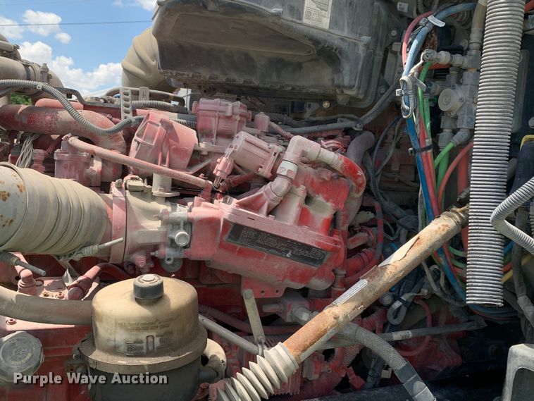 image for item EJ2886 2020 Kenworth  T880 semi truck