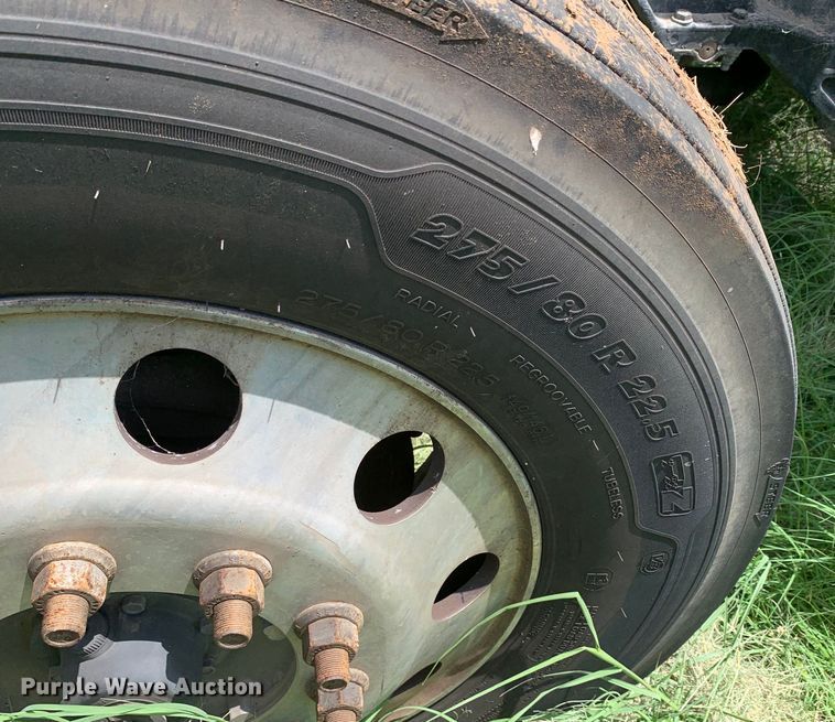 image for item EJ2886 2020 Kenworth  T880 semi truck