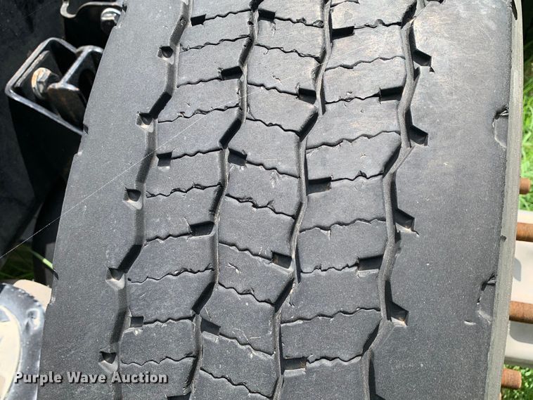 image for item EJ2886 2020 Kenworth  T880 semi truck