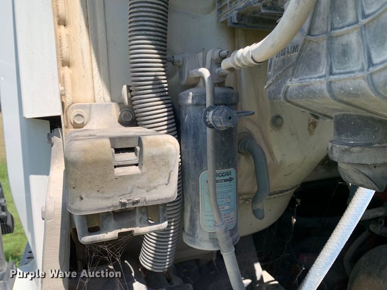 image for item EJ2887 2020 Kenworth  T880 semi truck