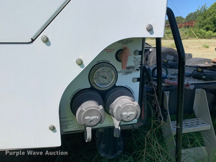 image for item EJ2888 2020 Kenworth  T880 semi truck