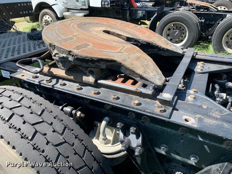 image for item EJ2888 2020 Kenworth  T880 semi truck