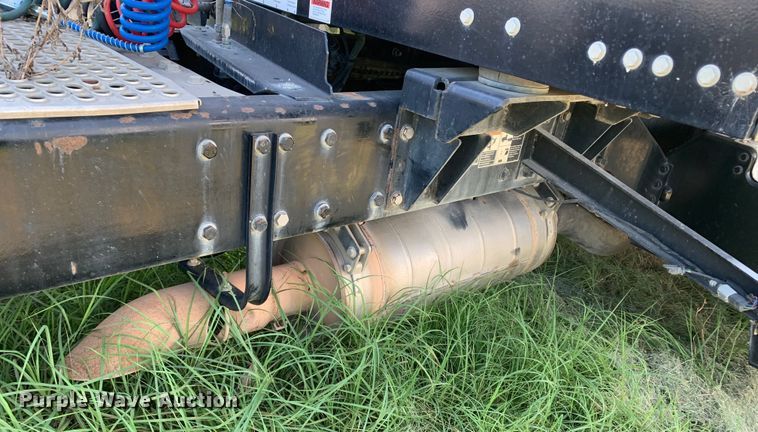 image for item EJ2888 2020 Kenworth  T880 semi truck