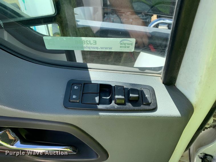 image for item EJ2888 2020 Kenworth  T880 semi truck