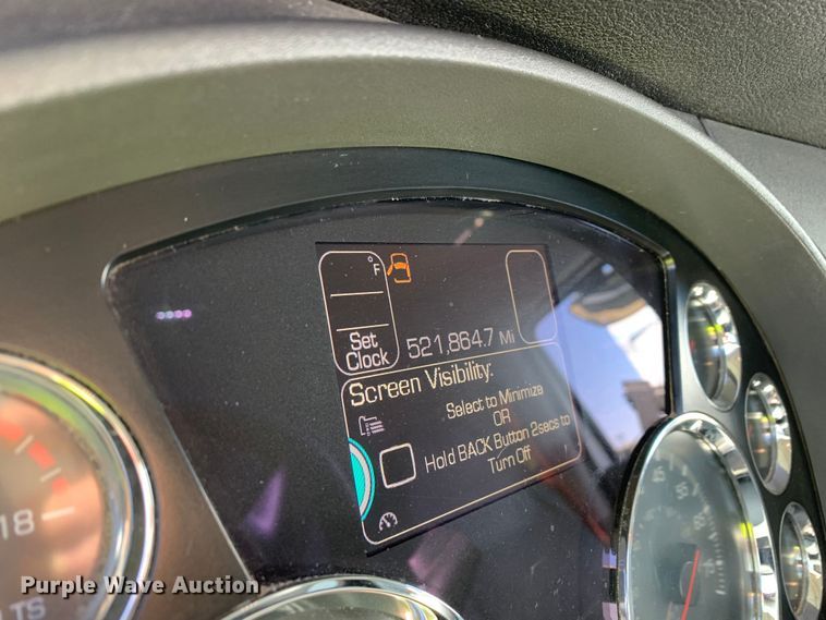 image for item EJ2888 2020 Kenworth  T880 semi truck