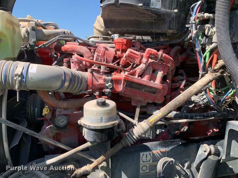 image for item EJ2888 2020 Kenworth  T880 semi truck