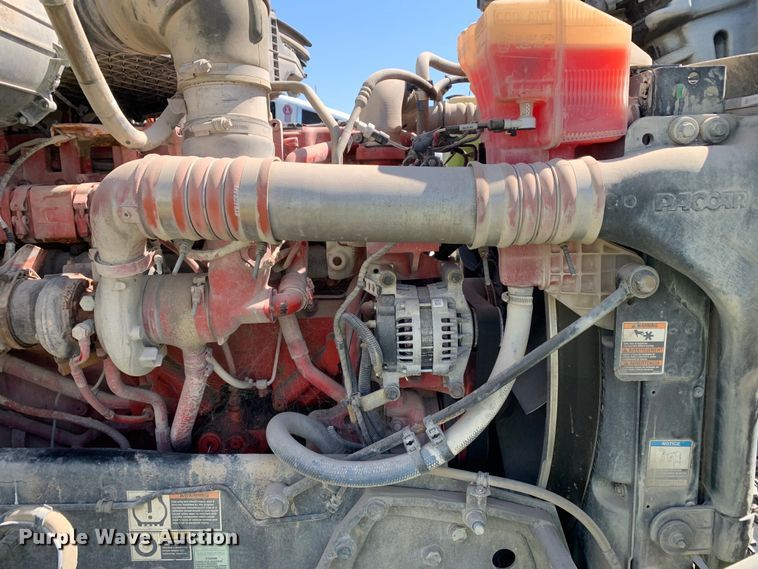 image for item EJ2888 2020 Kenworth  T880 semi truck