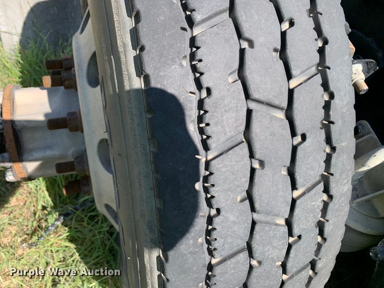 image for item EJ2888 2020 Kenworth  T880 semi truck