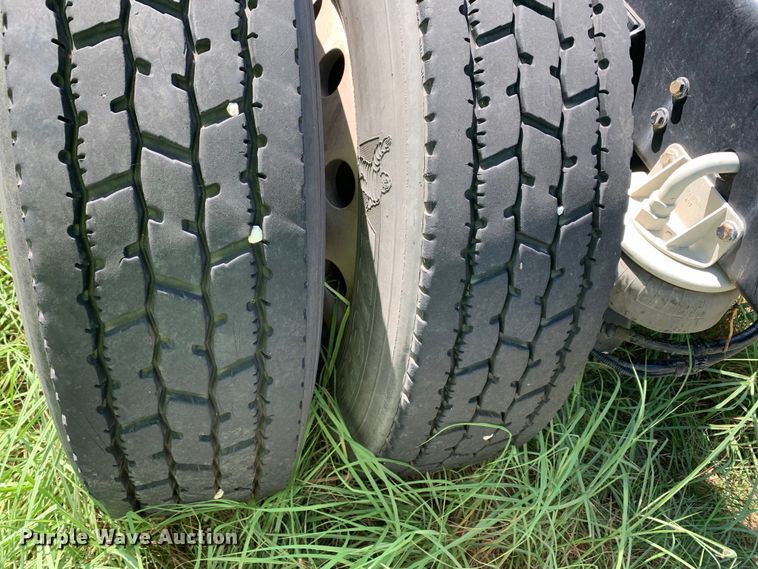 image for item EJ2888 2020 Kenworth  T880 semi truck