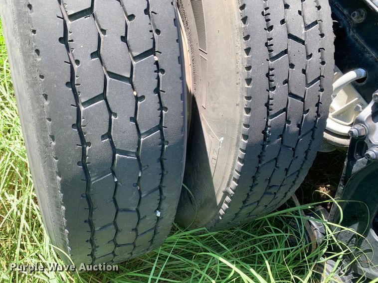 image for item EJ2888 2020 Kenworth  T880 semi truck